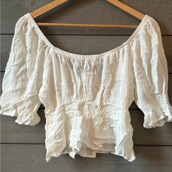 NWT Ambiance White Puff Sleeve Crop Blouse - Picture 2 of 3
